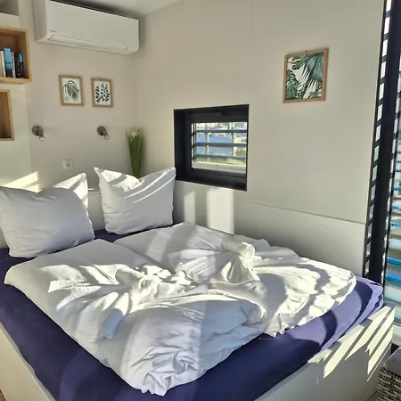 בית נופש Floatinghouse Marama - Lp10 פנמינדה